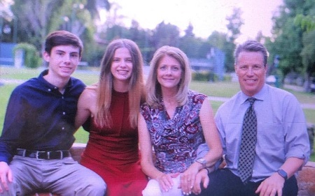 Curt Sandoval And Jeanne Zelasko With Their Children